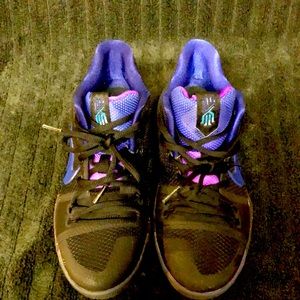 Kyrie 3 GS 'Flip The Switch!